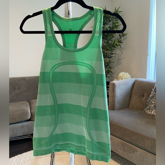 Lululemon Run Swiftly Tech Racerback Tank Green Size 6 or 8 - Picture 4 of 10